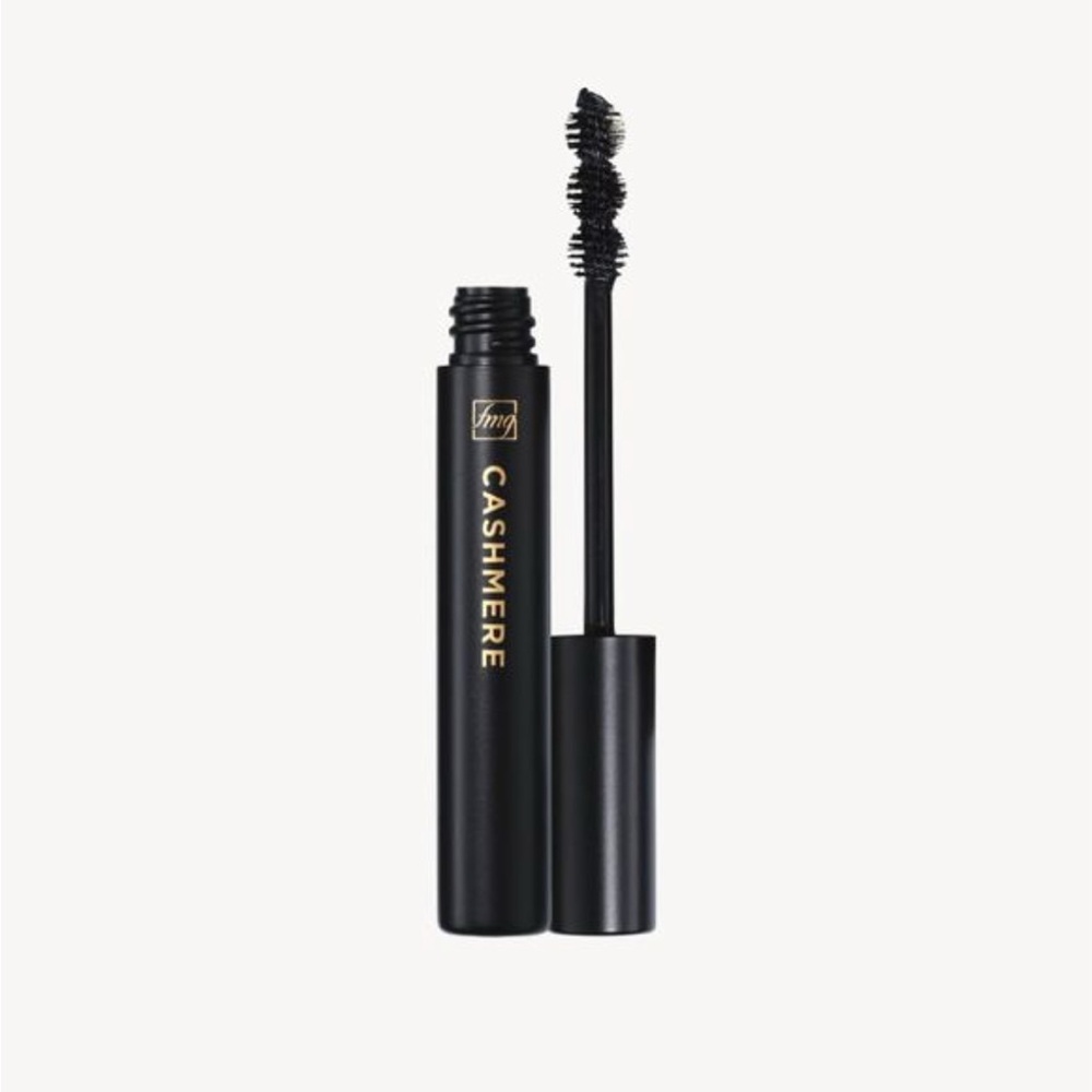 Brand new in Box Avon FMG Cashmere Ultimate‎ Volume Mascara Black